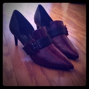 Charles Keith burgundy red Crocdile Effect Mule